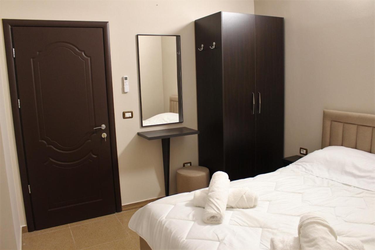 Hotel Vila Maledhi ベラト エクステリア 写真