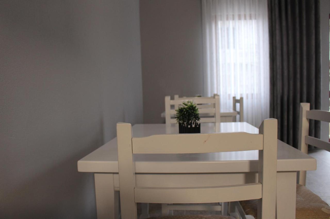 Hotel Vila Maledhi ベラト エクステリア 写真