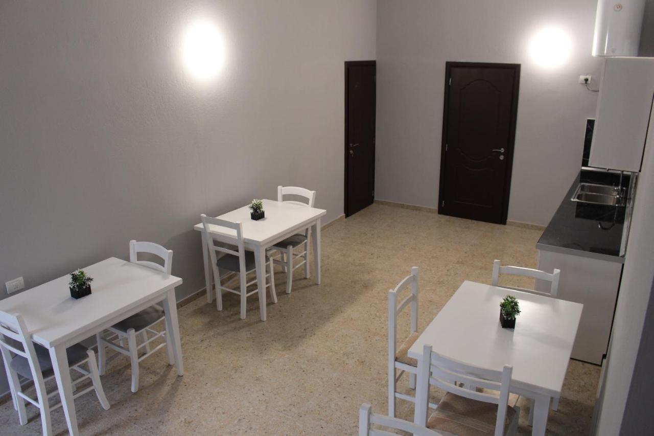 Hotel Vila Maledhi ベラト エクステリア 写真