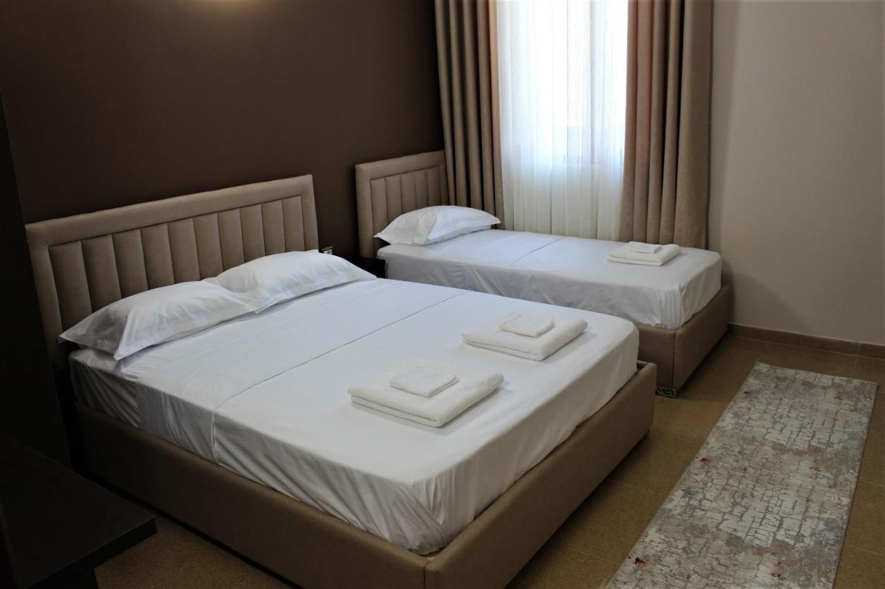 Hotel Vila Maledhi ベラト エクステリア 写真