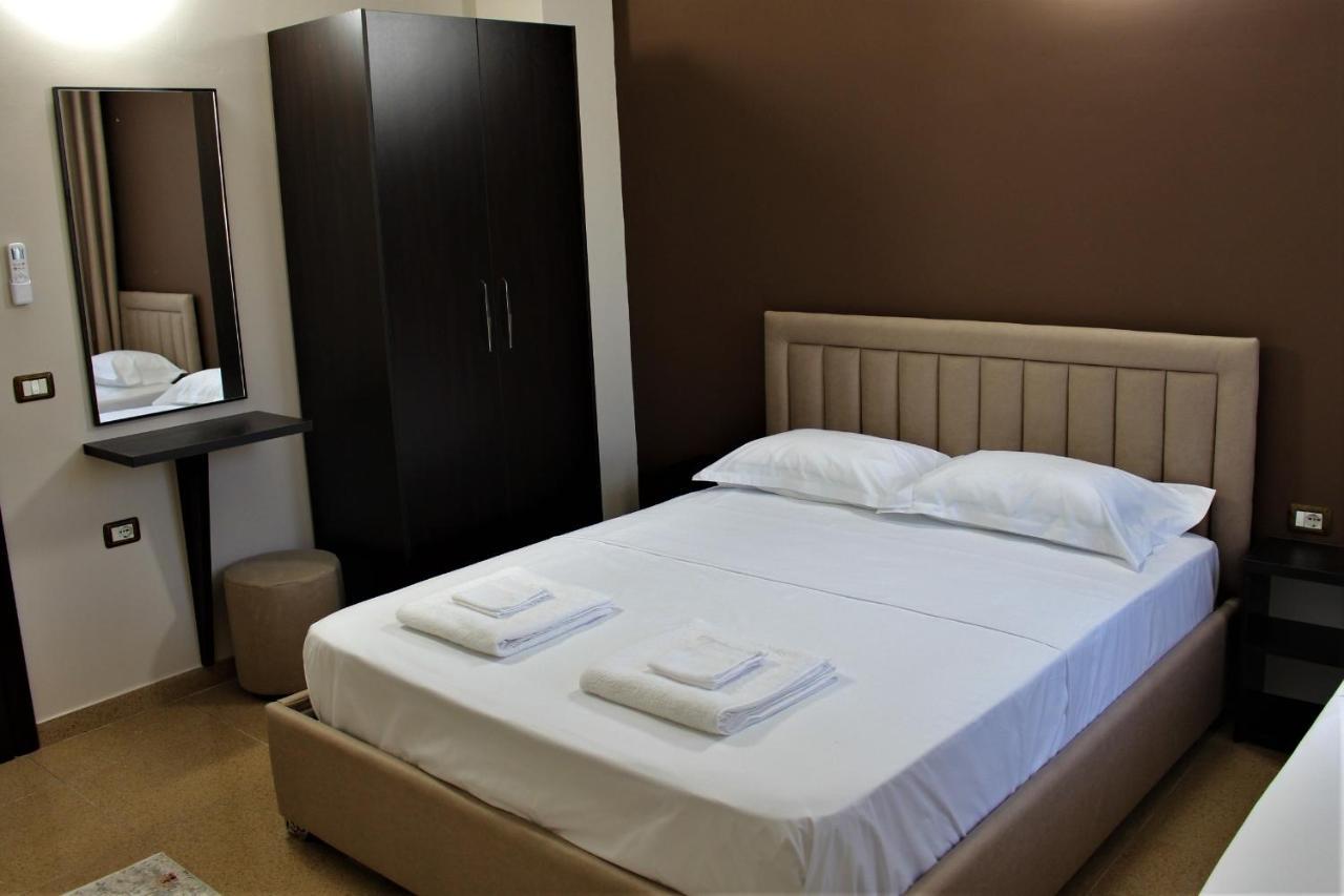 Hotel Vila Maledhi ベラト エクステリア 写真
