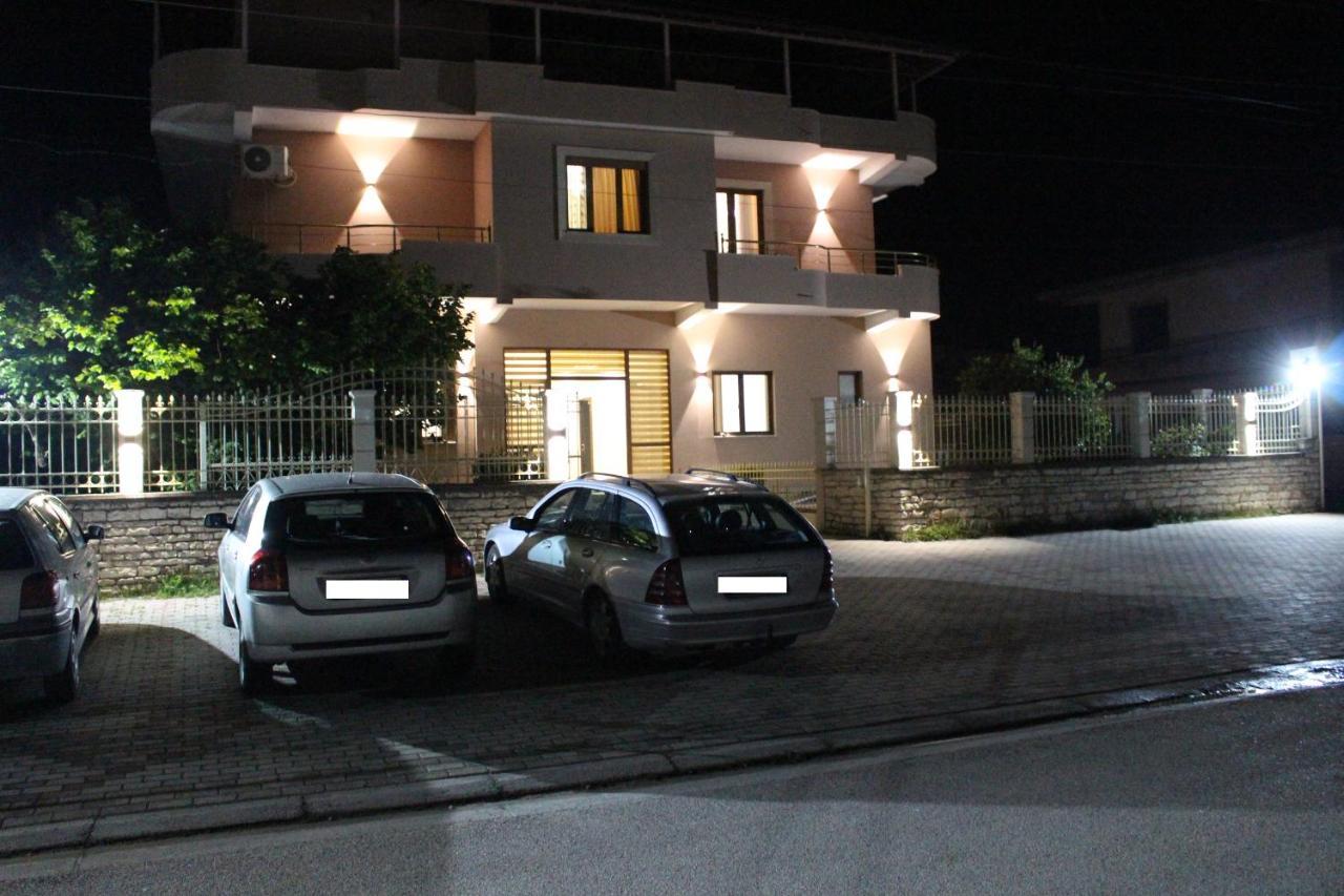 Hotel Vila Maledhi ベラト エクステリア 写真