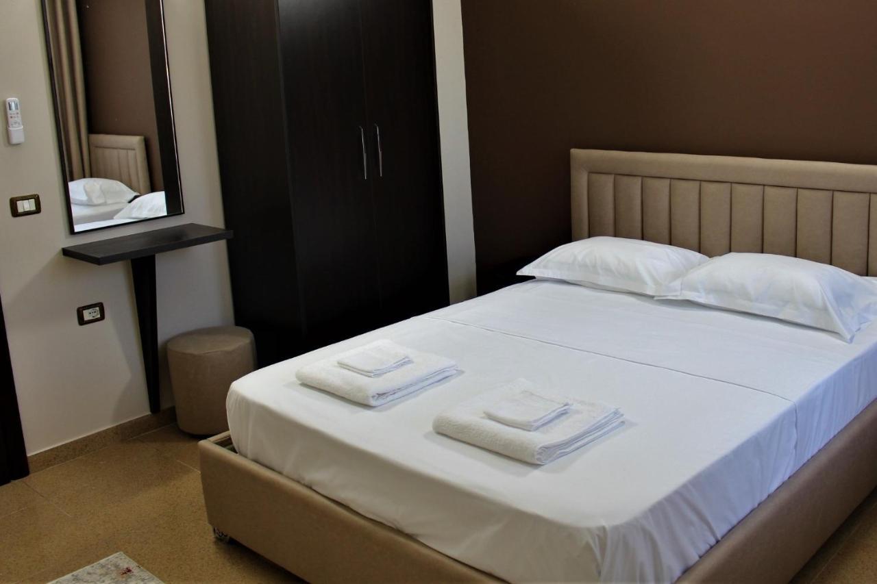 Hotel Vila Maledhi ベラト エクステリア 写真