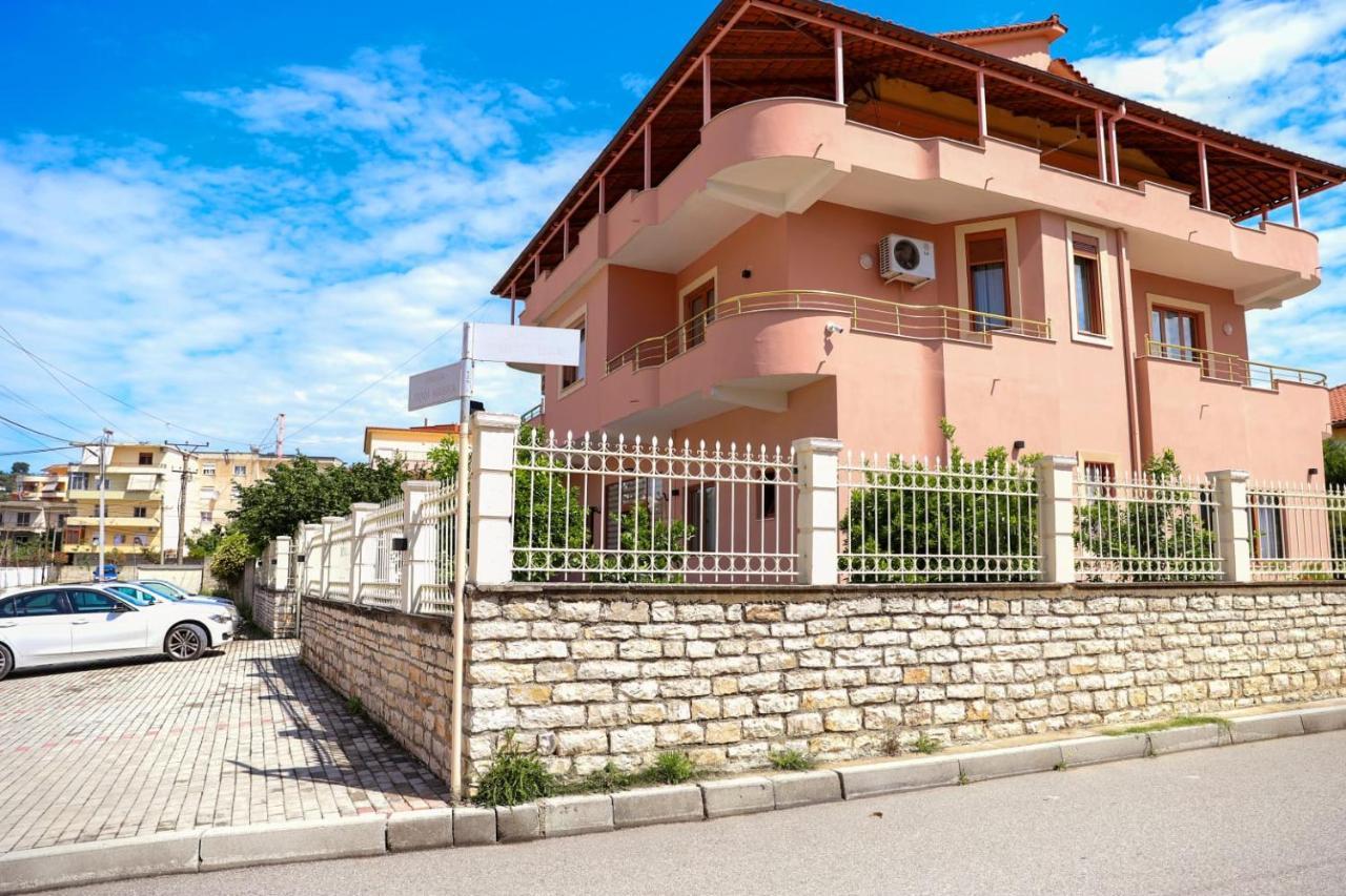 Hotel Vila Maledhi ベラト エクステリア 写真