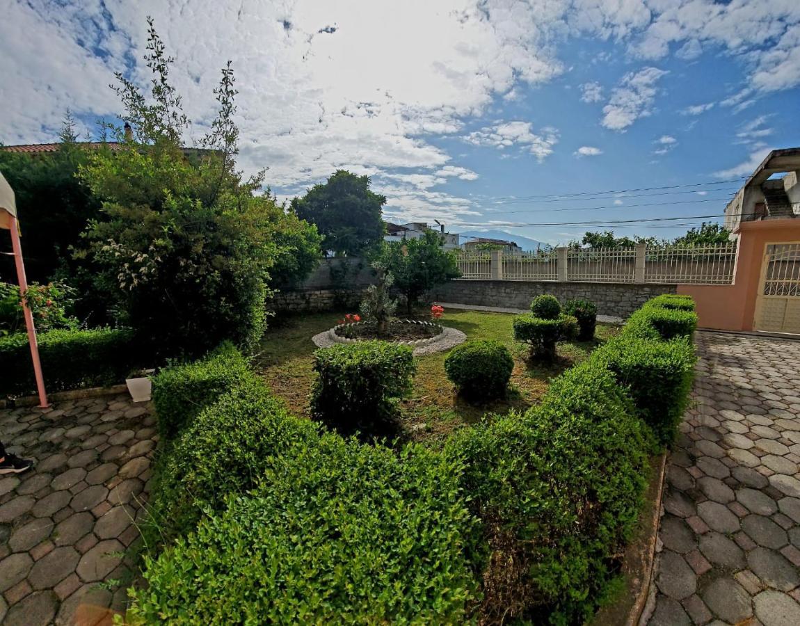 Hotel Vila Maledhi ベラト エクステリア 写真